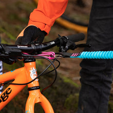 Load image into Gallery viewer, MTB Tow Rope + Carabiner